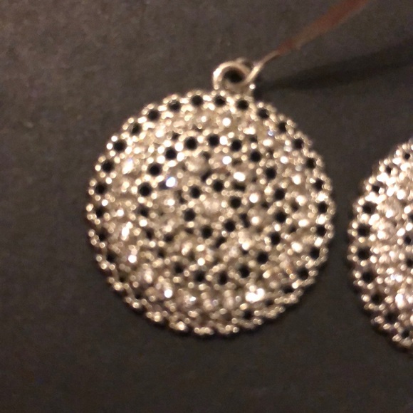 Earing - Picture 4 of 4